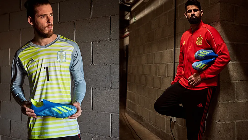 David de Gea y Diego Costa posan con las nuevas botas adidas X 18