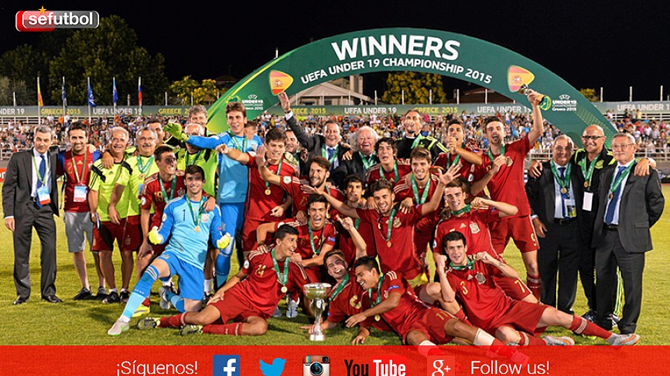 La Selección Española Sub-19 festeja su triunfo en el último Europeo disputado en Grecia