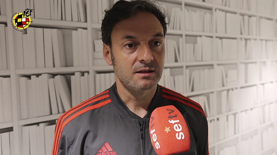 Santi Denia: "Serbia tiene talento, físicamente es muy fuerte y va a ser muy duro"