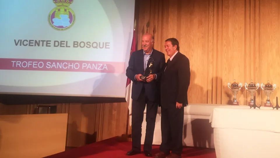 Vicente del Bosque recibe en Cuenca el Premio Sancho Panza