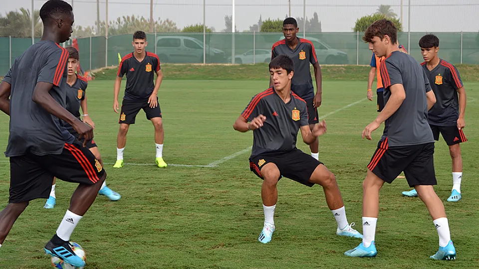 Los internacionales Sub-15 en un momento del entrenamiento