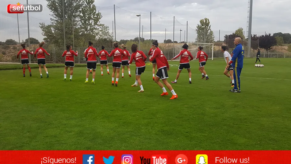 Estas son las mejores imágenes del entrenamiento de la Selección Española absoluta femenina