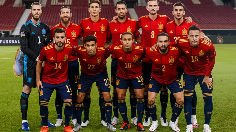 La Selección española posa antes de su encuentro frente a Alemania en Stuttgart