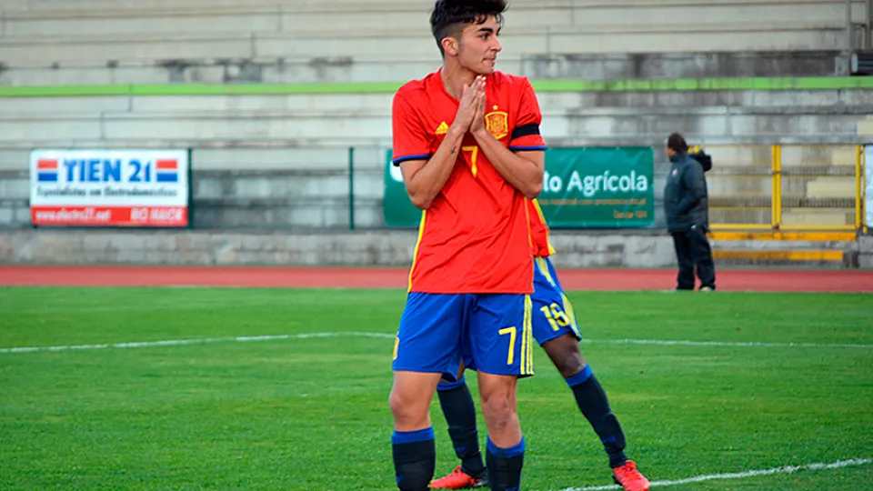 Ferran Torres durante un encuentro con la Selección española 