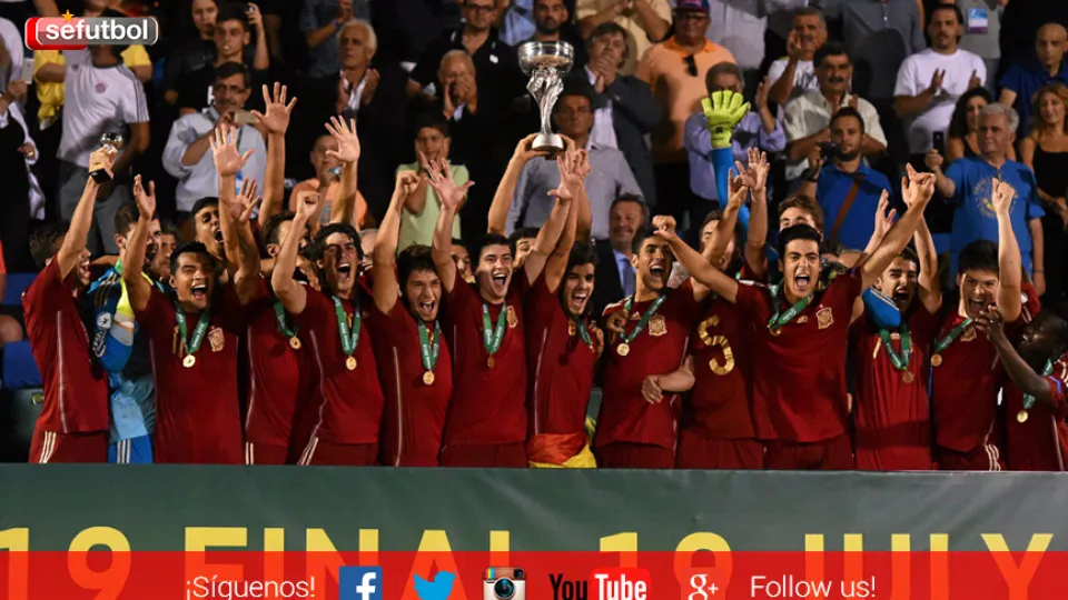 La Selección Española Sub-19 celebra el título en Katerini (Grecia)