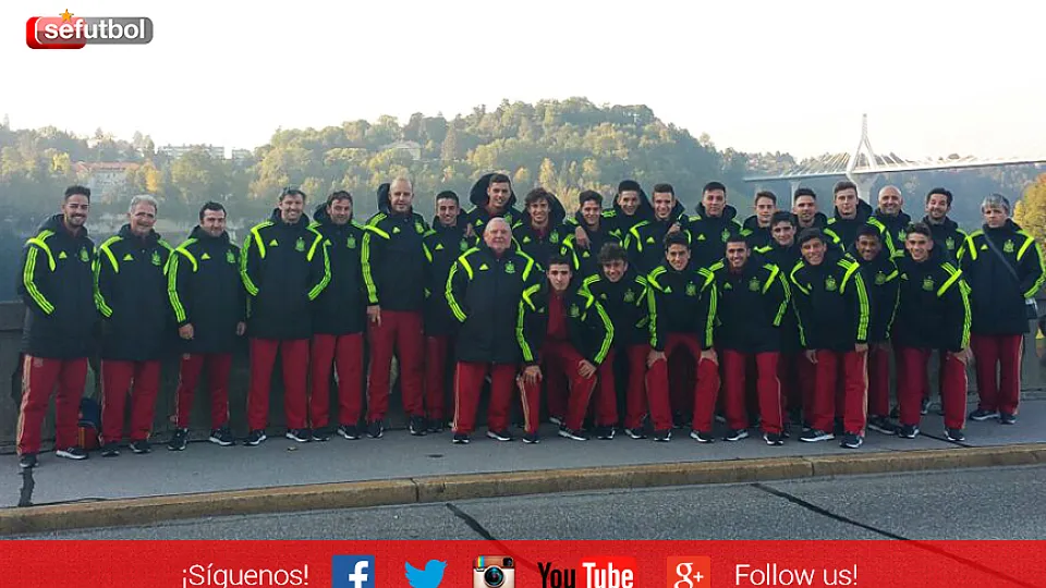 La Selección Española Sub-17 posa al completo en la ciudad suiza de Friburgo