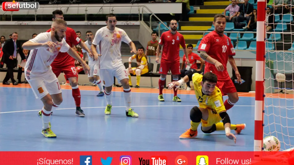España marca uno de sus goles ante Azerbaiyán
