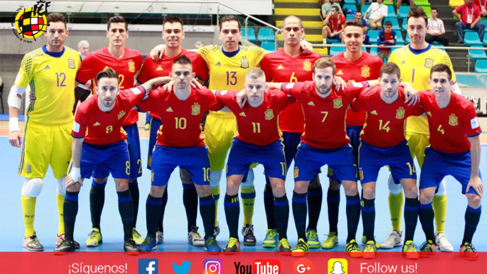 La Selección Española de Fútbol Sala posa durante el Mundial disputado en Colombia