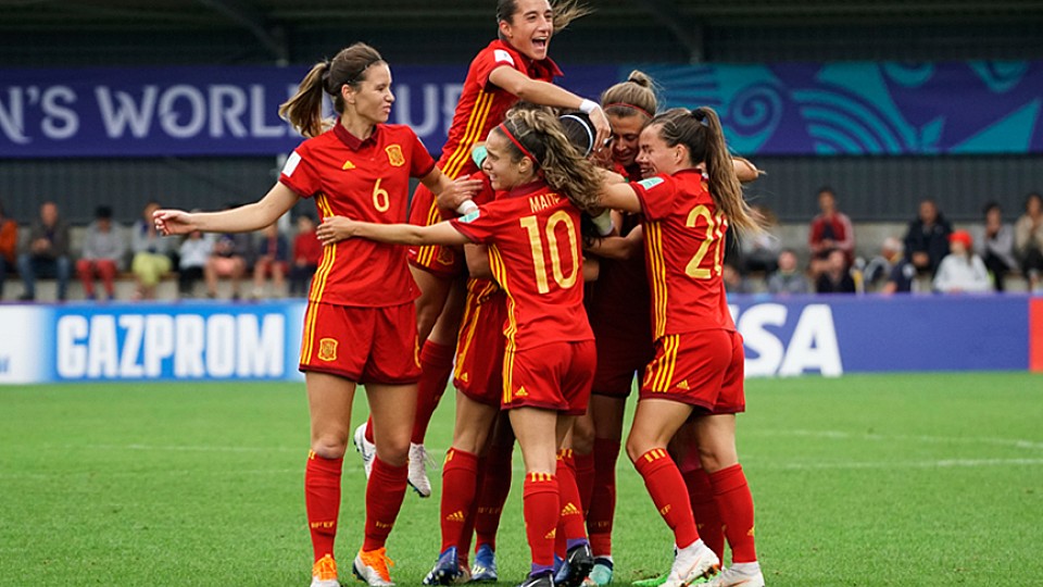 Las jugadoras de la Selección española celebran su primer tanto contra Nigeria