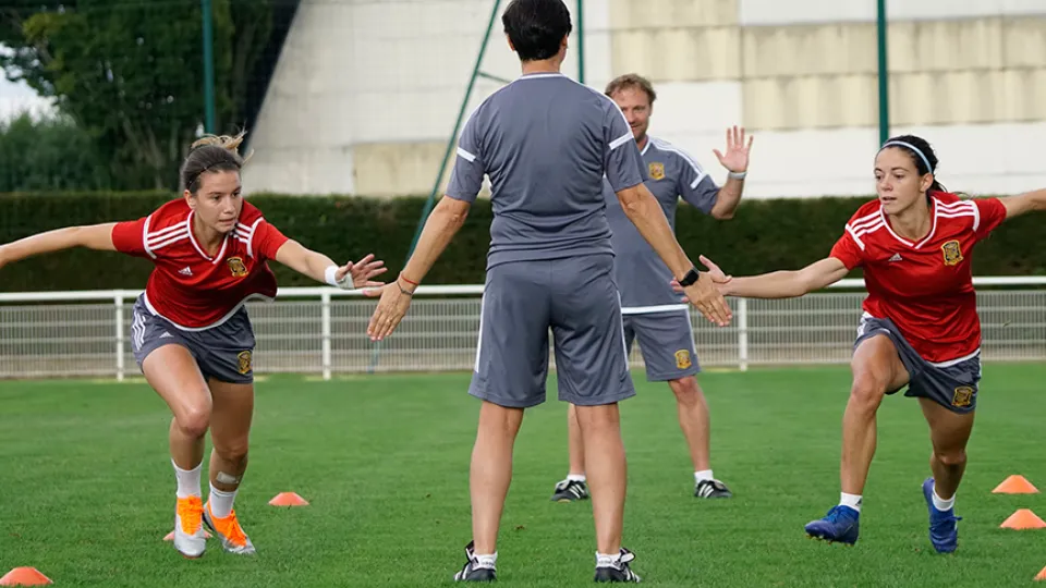 La Selección española Sub-20 femenina se entrena en Francia