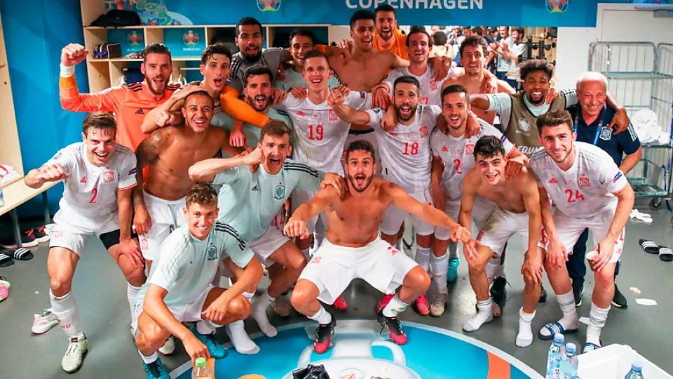 La Selección española celebra su clasificación para cuartos de final de la Eurocopa