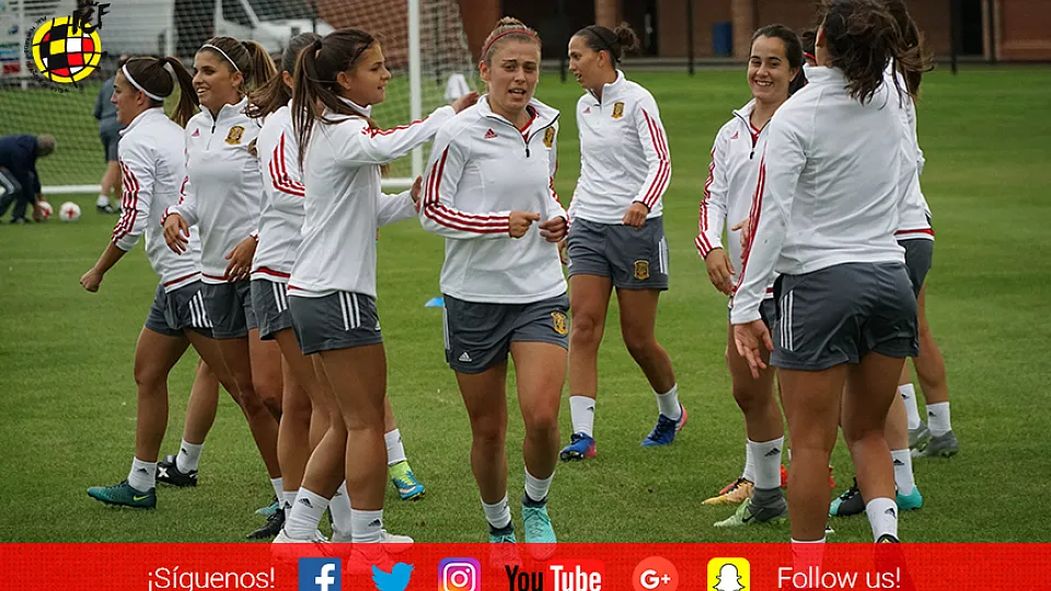 La Selección española Sub-19 femenina se ejercita en Irlanda del Norte