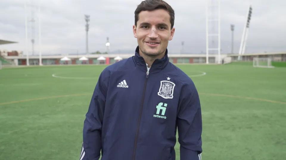 HABLAMOS EN EL CÉSPED con Hugo Guillamón