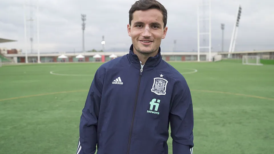 HABLAMOS EN EL CÉSPED con Hugo Guillamón