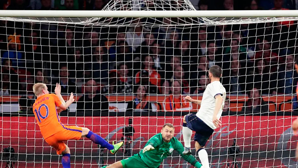 Bonucci marca para Italia en el estadio Amsterdam Arena