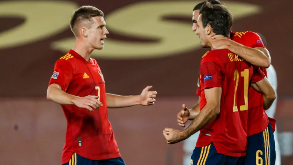 Dani Olmo se une a la celebración