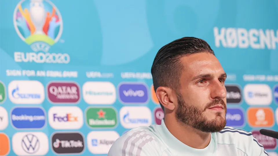 Koke Resurrección durante un entrenamiento con España