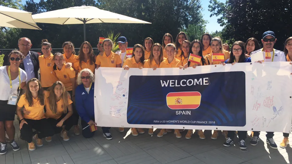 La Selección Sub-20 femenina a su llegada a Pont-Aven (Francia)