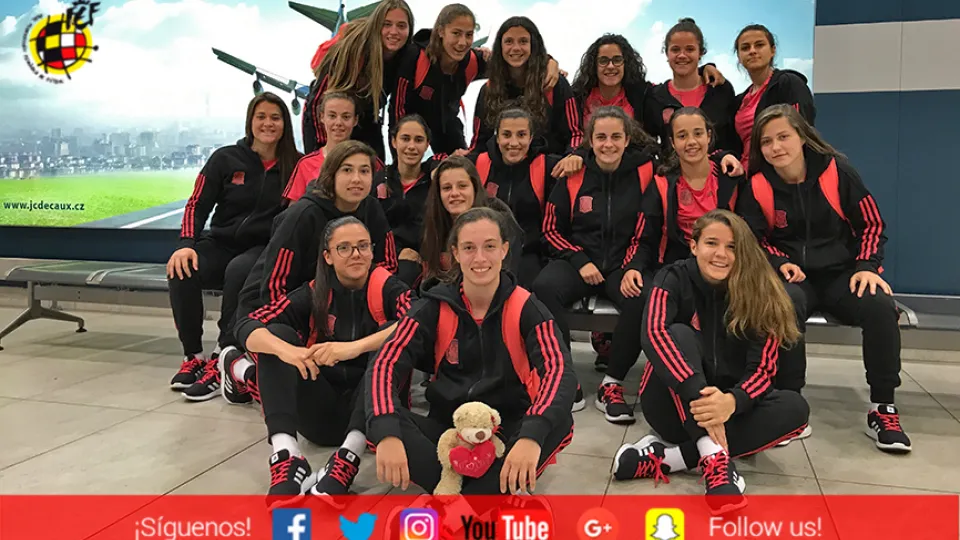 Las jugadoras de la Selección Española Sub-17 Femenina, antes de salir para la República Checa