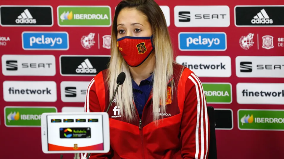Lola Gallardo durante la rueda de prensa en Las Rozas