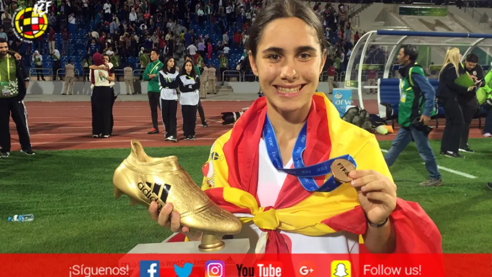 La goleadora Lorena Navarro consigue la Bota de Oro adidas en Jordania