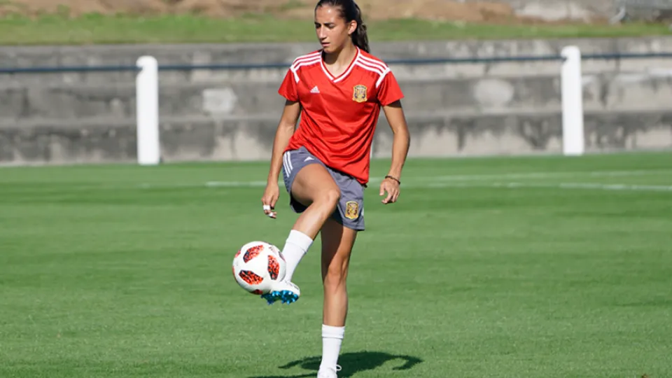 Lucía Rodríguez durante un entrenamiento de la Selección española