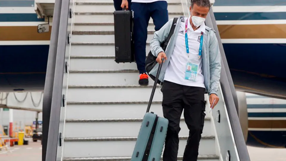 El seleccionador nacional a su llegada a San Petersburgo 