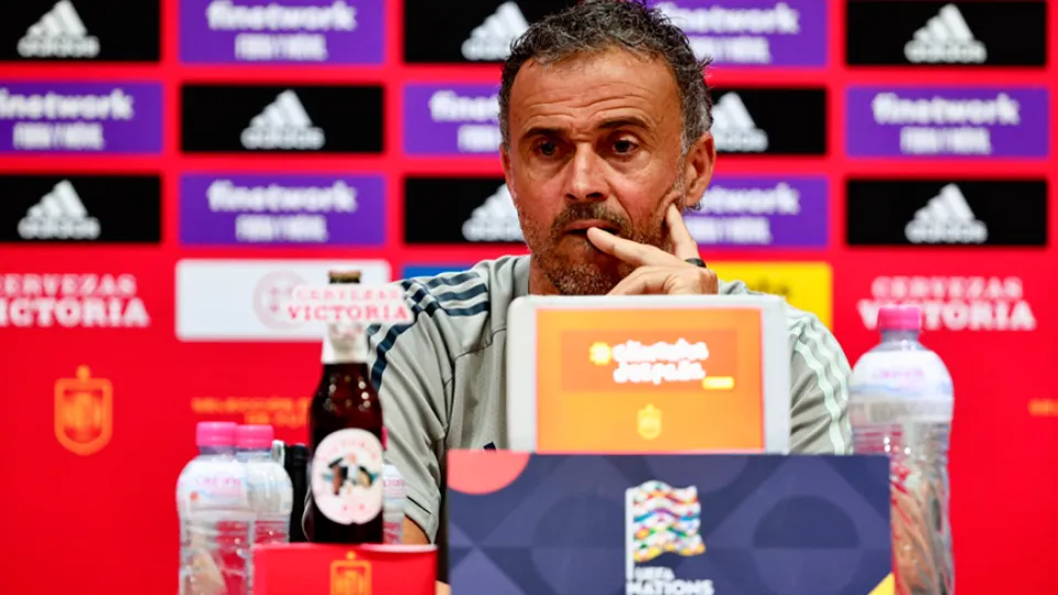 El seleccionador nacional durante su rueda de prensa en Málaga