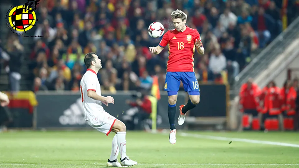 Nacho Monreal durante un encuentro con la Selección española