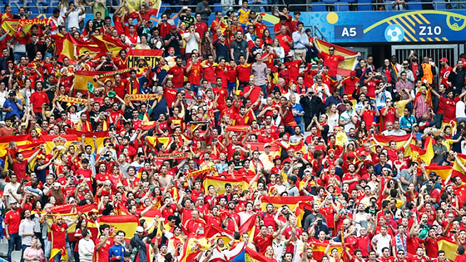 Afición animando a España