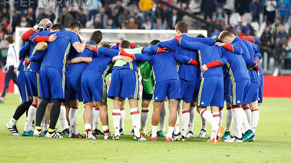 La Selección Española se juramenta antes de su encuentro de Turín frente a Italia