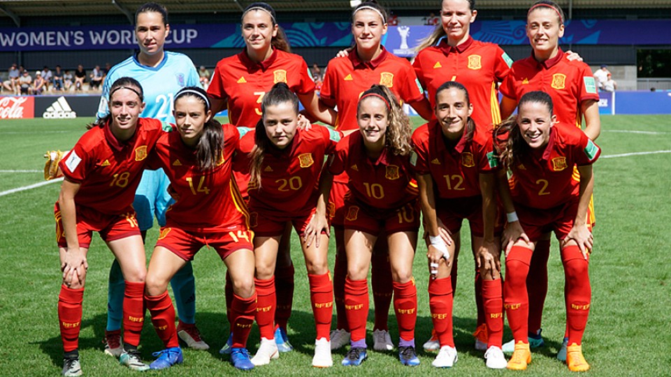 La Selección española Sub-20 femenina posa antes de su encuentro frente a Paraguay