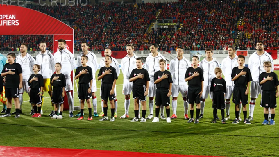 Las Selección Española posa antes de su encuentro frente a Albania