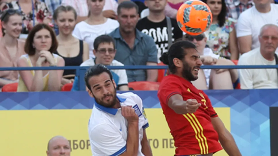 España se coloca al frente de su grupo en la División A