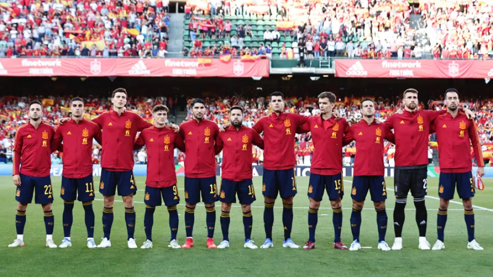 Los jugadores de la Selección española durante los instantes previos al duelo de Sevilla