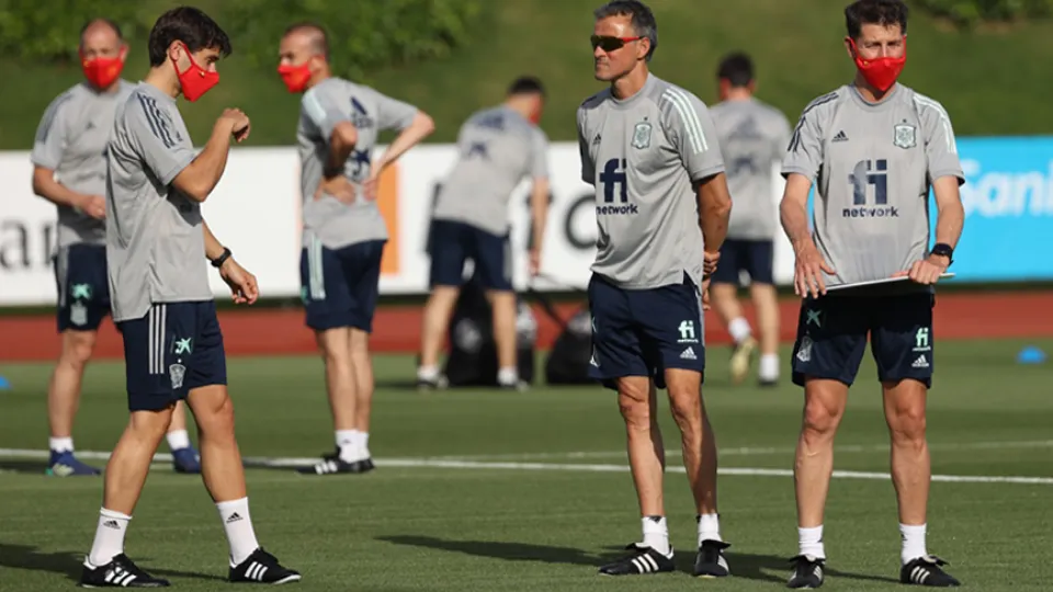 Luis Enrique durante el primer entrenamiento preparatorio para la Eurocopa