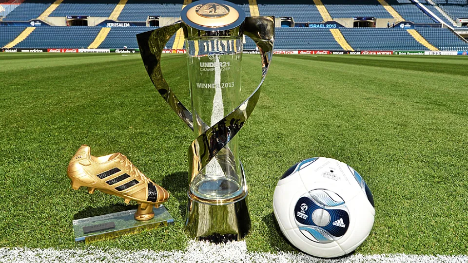 Bota de Oro Adidas, trofeo y balón del Europeo Sub-21 de 2013