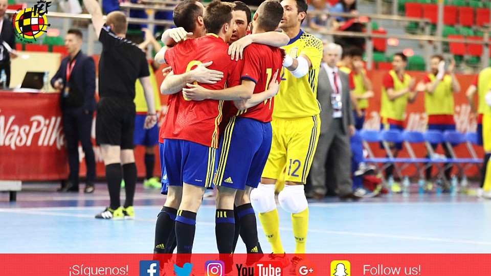 Los jugadores de la Selección Española de Fútbol Sala celebran un tanto frente a Moldavia