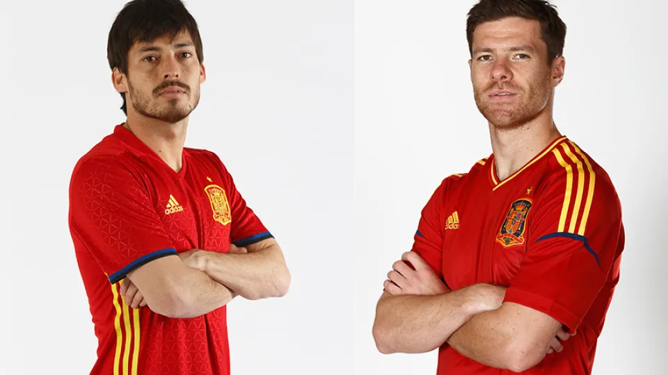 David Silva y Xabi Alonso: ambos más de 100 veces internacionales con España