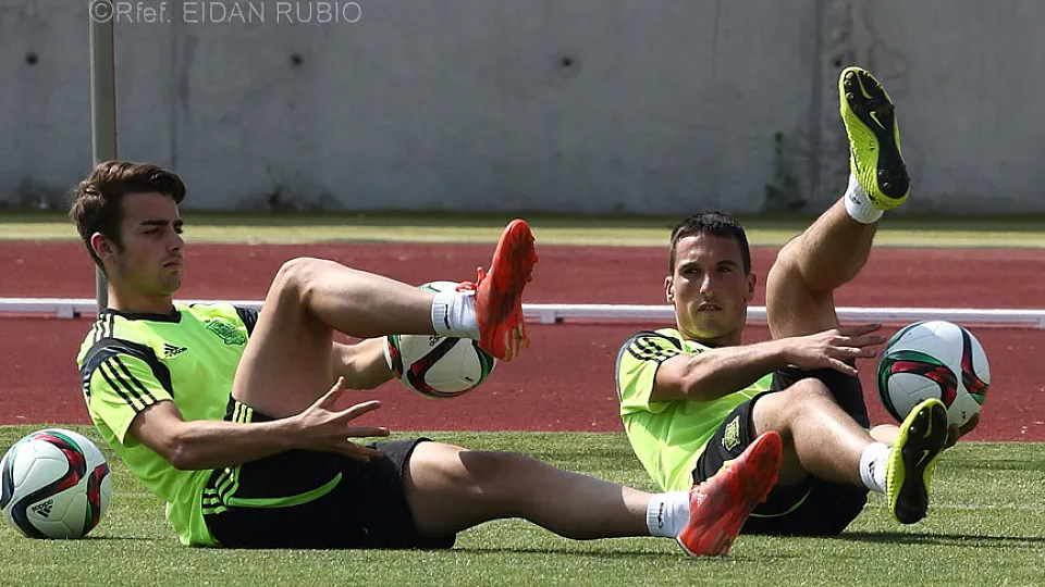 David Concha y Borja San Emeterio, internacionales Sub-19, se ejercitan en la Ciudad del Fútbol