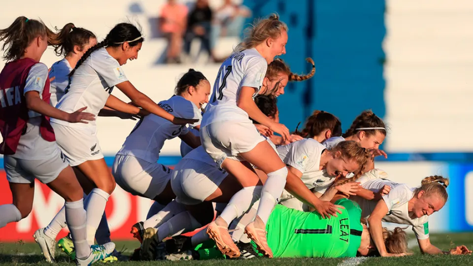 Nueva Zelanda celebra su pase a semis