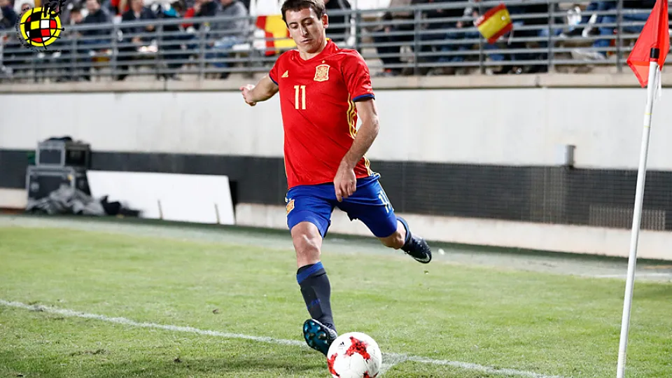 Mikel Oyarzabal durante un encuentro de la selección española Sub-21