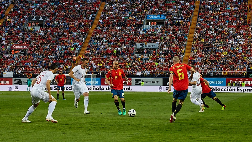 Andrés Iniesta y David Silva ante el público castellonense