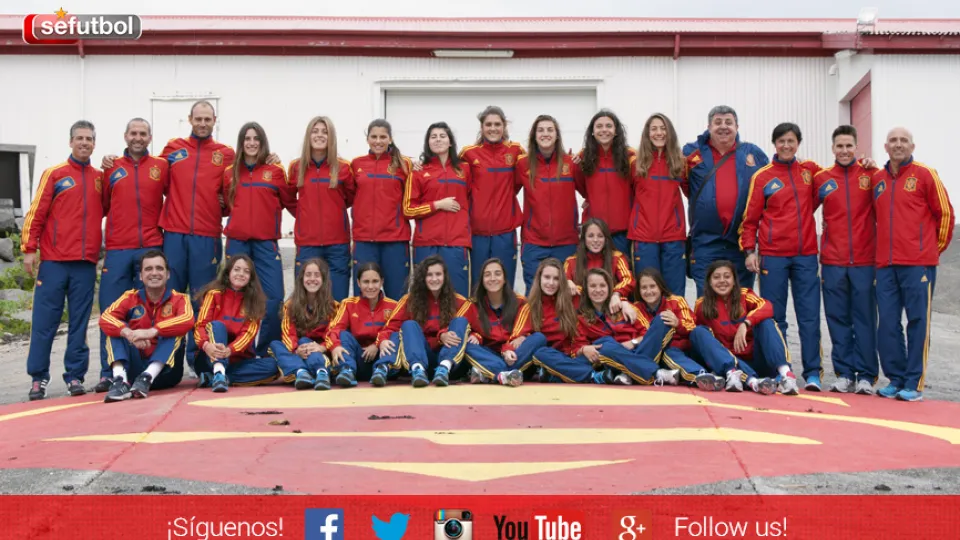 El equipo posó para la ocasión durante el paseo 