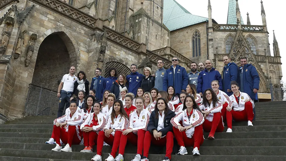 La Selección femenina pasea por la ciudad de Erfurt