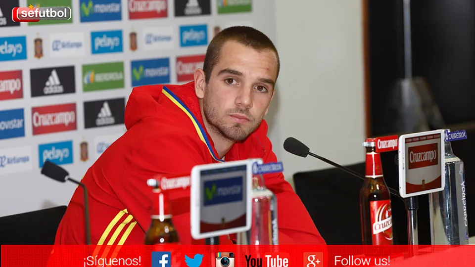 Pau López en rueda de prensa en la Ciudad del Fútbol