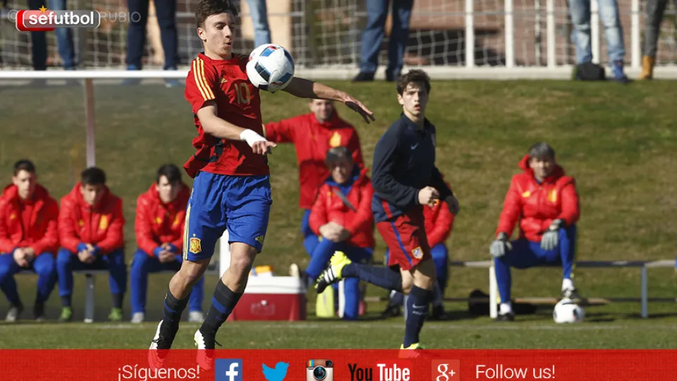 Internacional Sub-17 durante un entrenamiento con la Selección en la Ciudad del Fútbol de Las Rozas