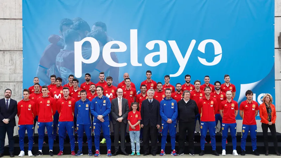 Foto de familia con Pelayo