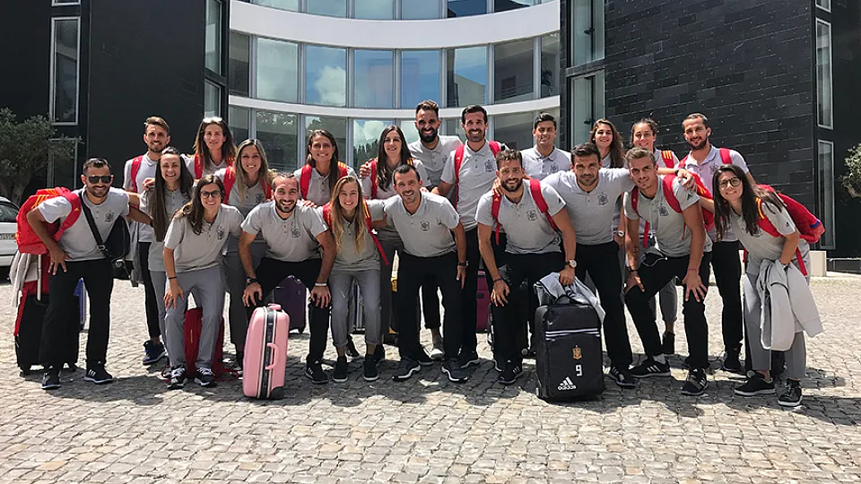 El fútbol playa español aterriza en Nazaré