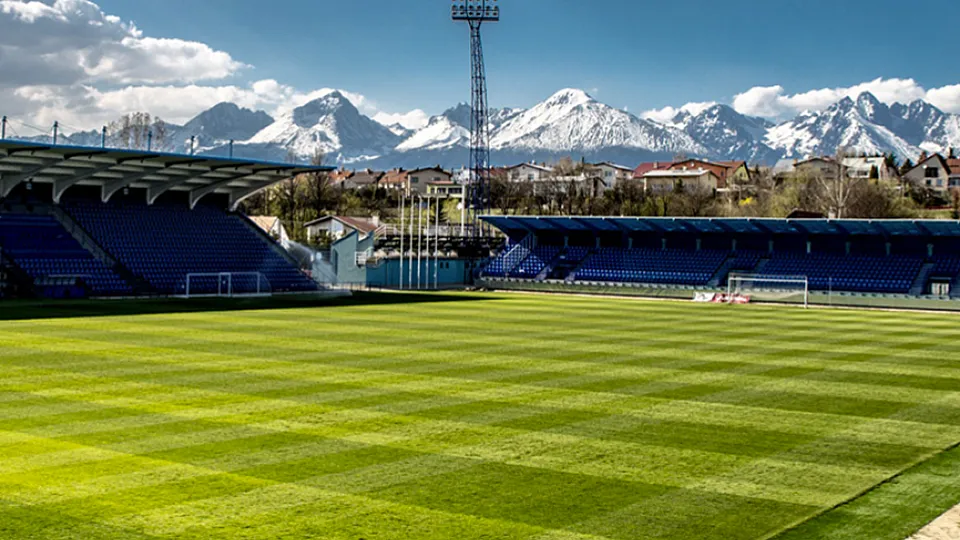 Vista panorámica del estadio NTC en Poprad (Eslovaquia)